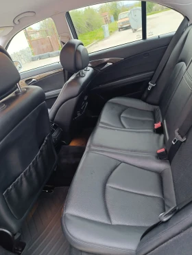  Mercedes-Benz E 320