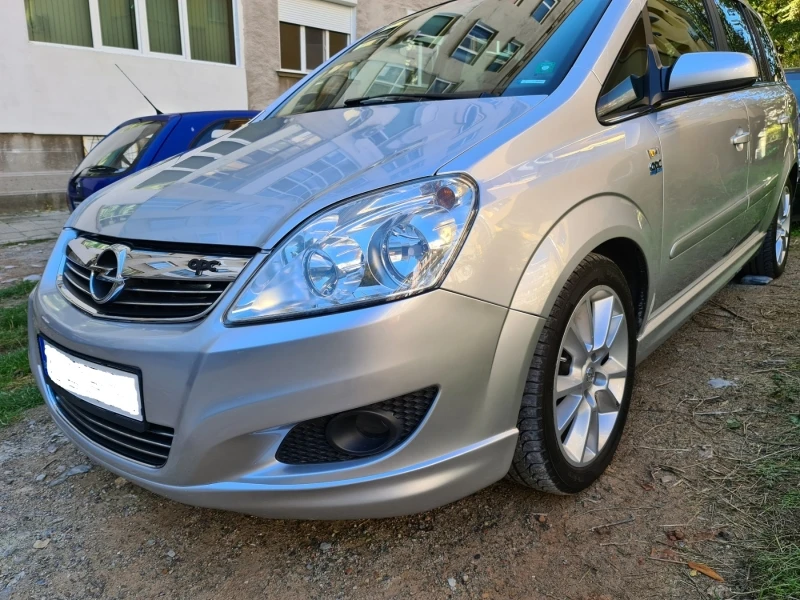 Opel Zafira, снимка 1 - Автомобили и джипове - 42700460