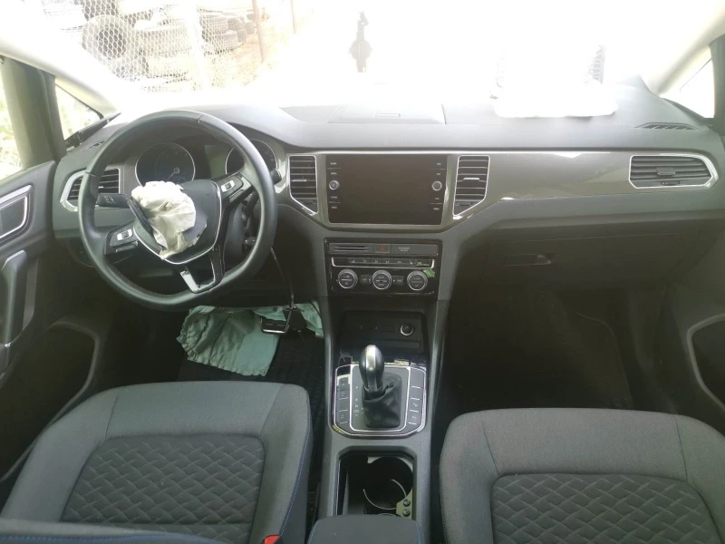 VW Golf Sportsvan 1.0tsi, снимка 14 - Автомобили и джипове - 41159347