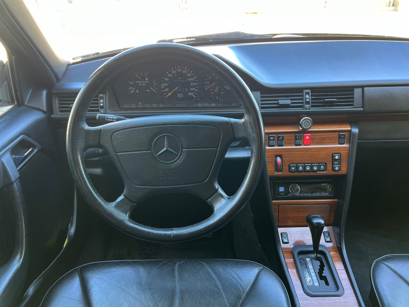 Mercedes-Benz 124 320бензин, снимка 8 - Автомобили и джипове - 46365426