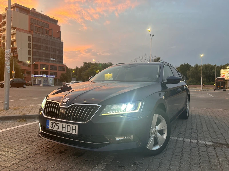 Skoda Superb Combi 2.0 TDI, снимка 1 - Автомобили и джипове - 47627391