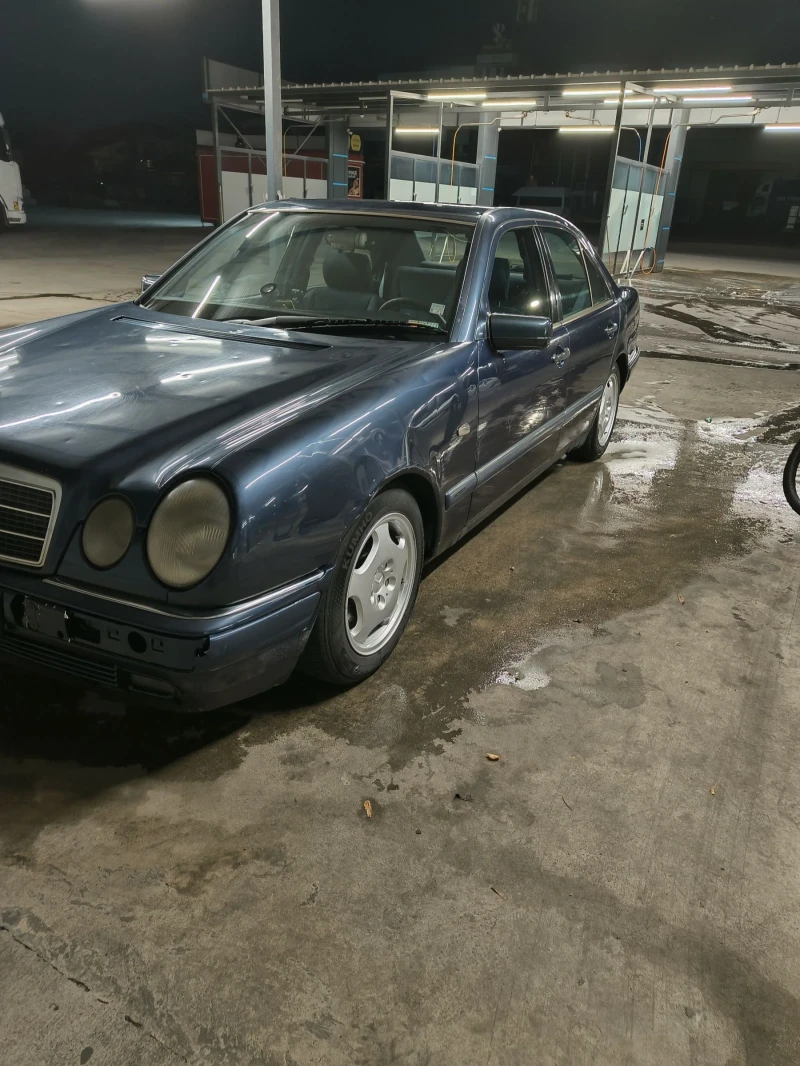 Mercedes-Benz E 200 Е200 1.8, снимка 1 - Автомобили и джипове - 47110713