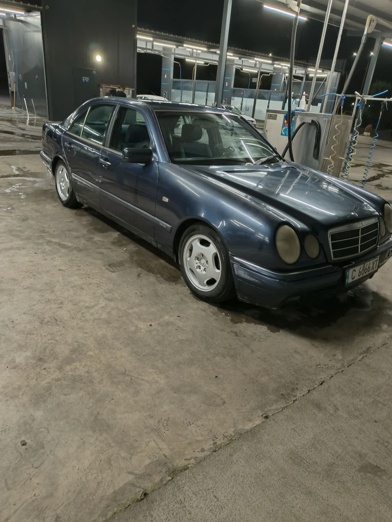 Mercedes-Benz E 200 Е200 1.8, снимка 13 - Автомобили и джипове - 47110713