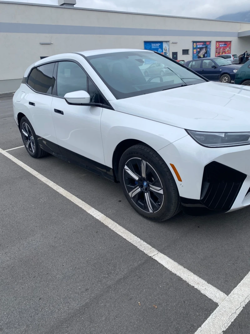 BMW iX xdrive40, снимка 2 - Автомобили и джипове - 51314686