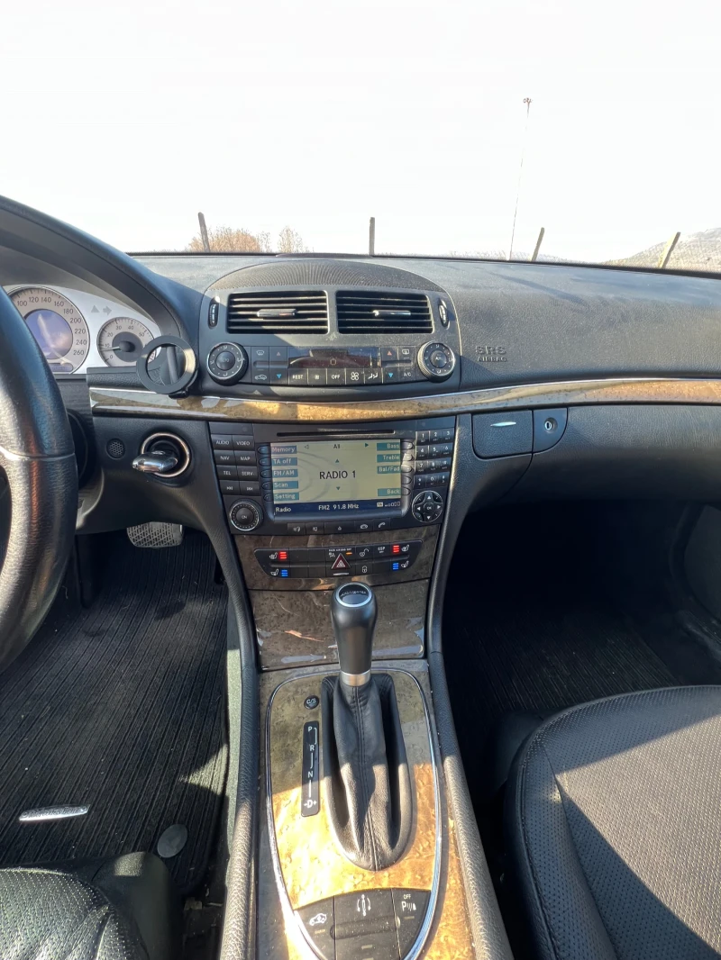 Mercedes-Benz E 350, снимка 10 - Автомобили и джипове - 49062609