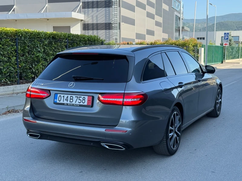 Mercedes-Benz E 220 DIGITAL COCKPIT/HEAD-UP/DISTRONIC/ПЪЛ.ИСТОРИЯ!, снимка 3 - Автомобили и джипове - 51909795