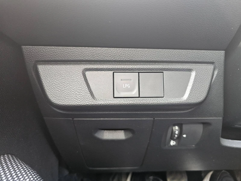 Dacia Jogger 1.0 TCe 90 Stop&Start LPG, снимка 10 - Автомобили и джипове - 52636783