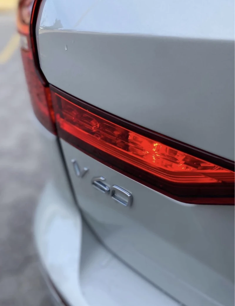 Volvo V60 * * AWD T6 MOMENTUM* * CARFAX* * АВТОКРЕДИТ* * , снимка 5 - Автомобили и джипове - 52823267