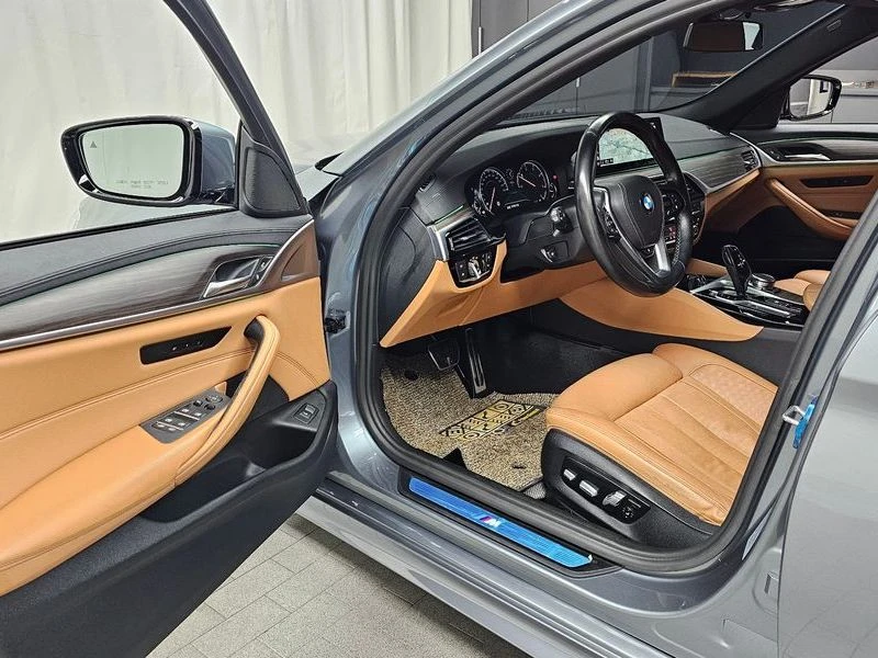 BMW 520 520d M-Sport, снимка 10 - Автомобили и джипове - 54212418