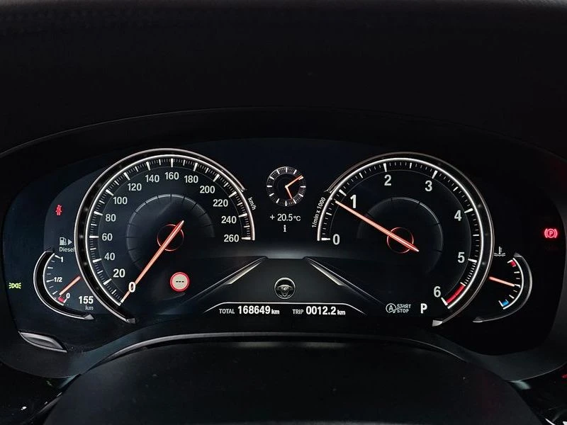 BMW 520 520d M-Sport, снимка 8 - Автомобили и джипове - 54212418