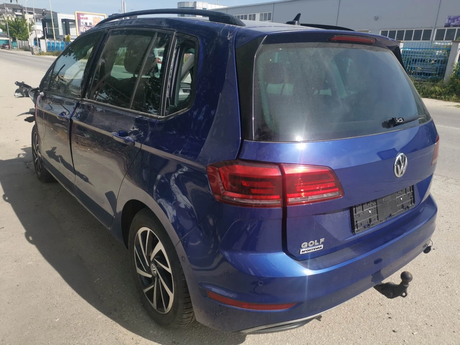 VW Golf Sportsvan 1.0tsi - изображение 5