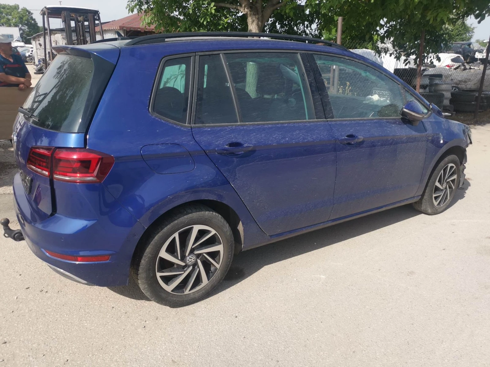 VW Golf Sportsvan 1.0tsi - изображение 3