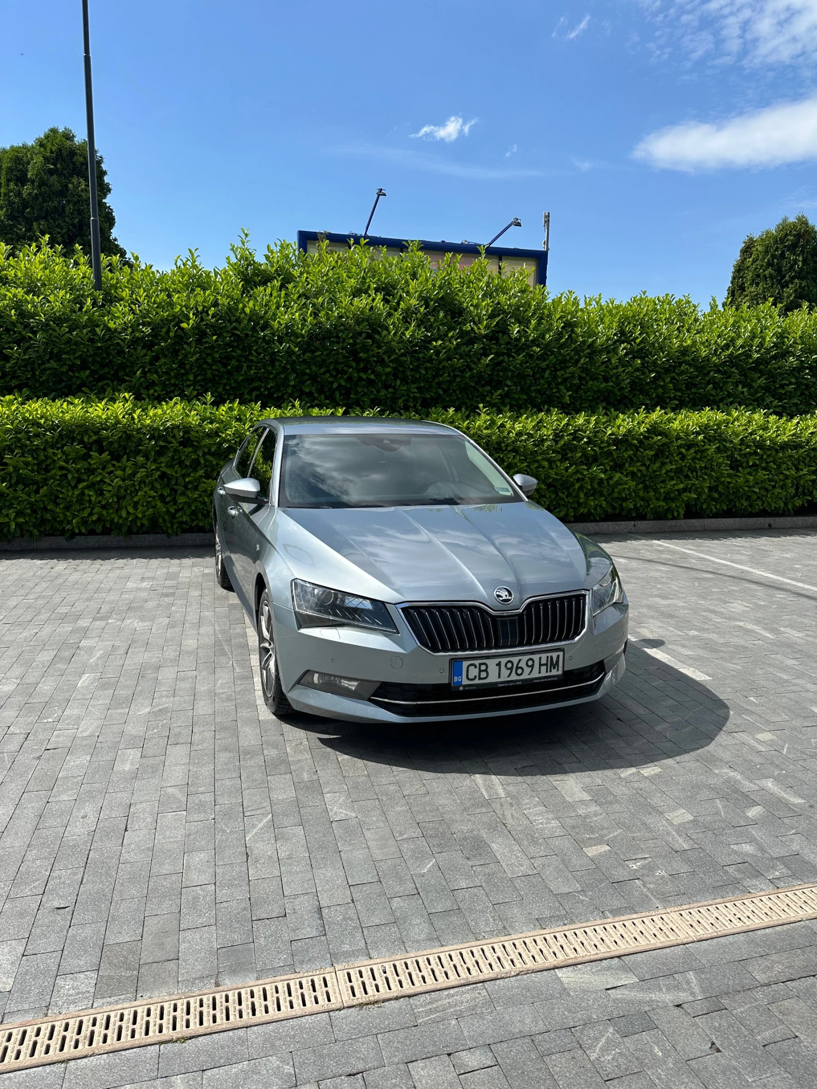 Skoda Superb Superb 2.0TDI Laurin & Klement DSG7 - изображение 2