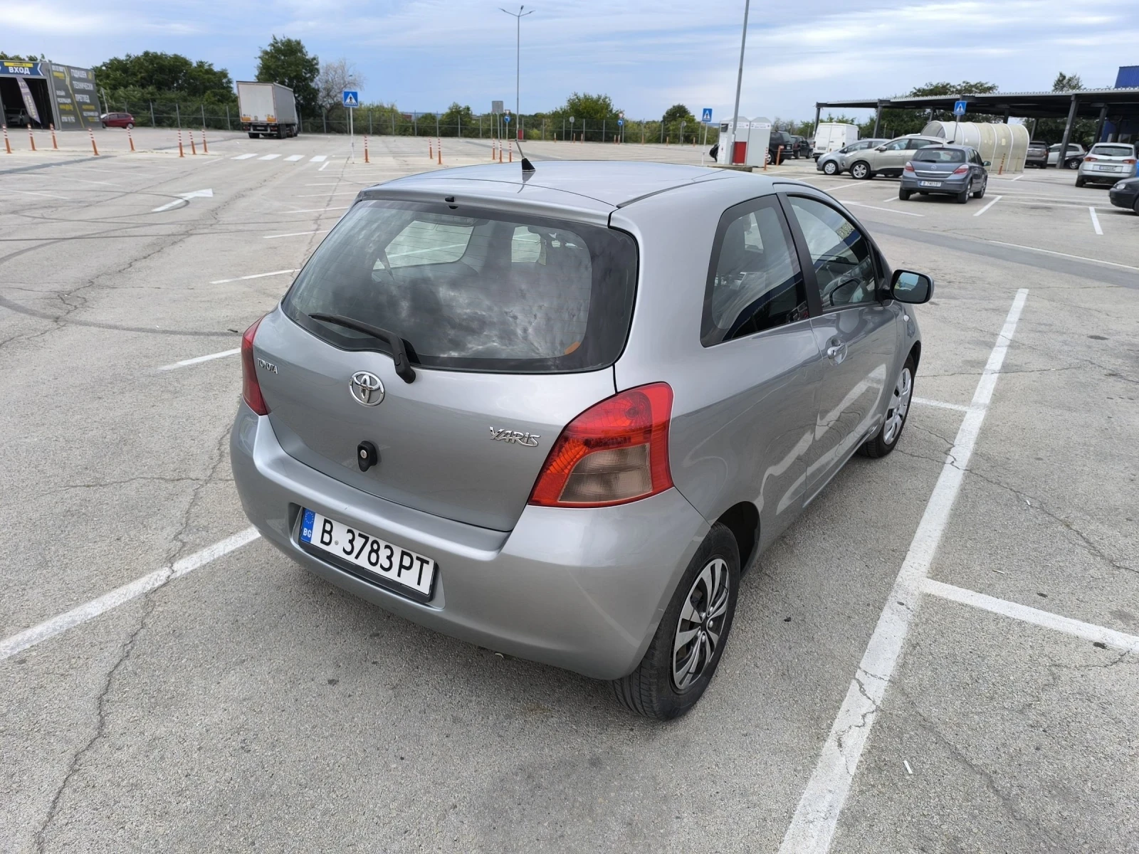 Toyota Yaris 1.3  - изображение 4