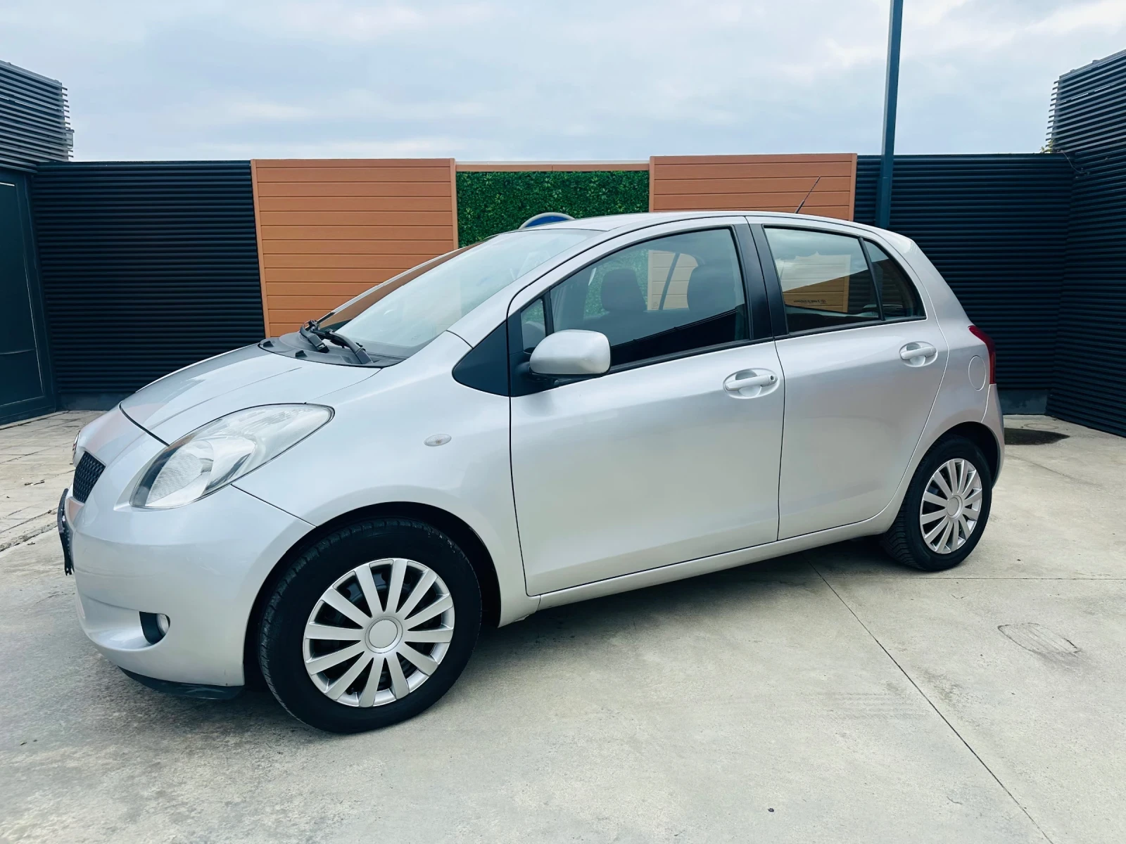 Toyota Yaris 1.3 VVT-i - изображение 8