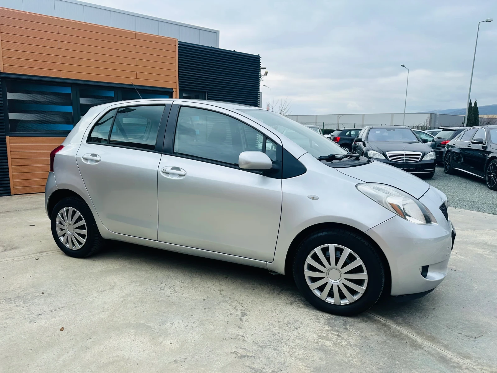 Toyota Yaris 1.3 VVT-i - изображение 4