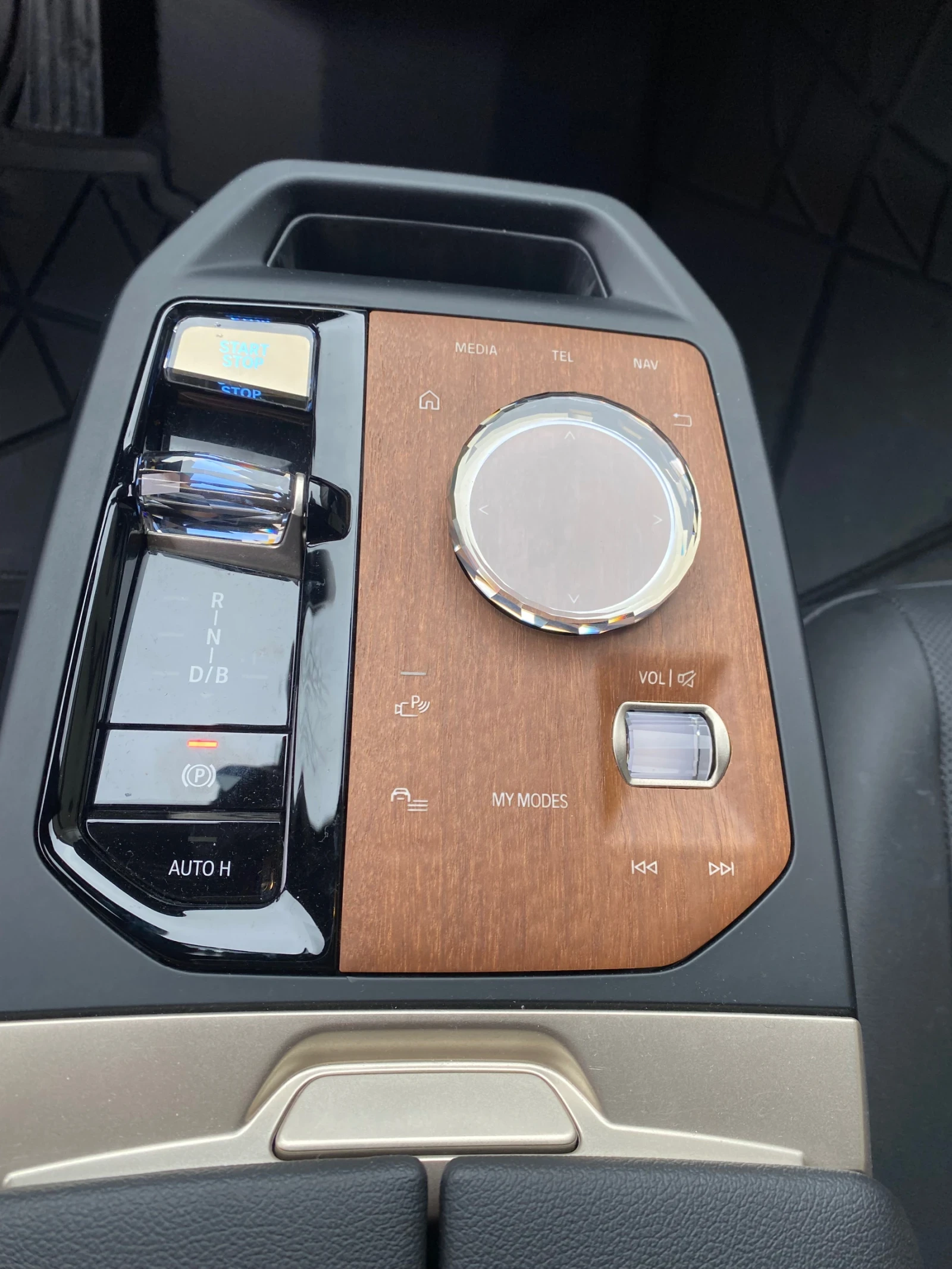 BMW iX xdrive40 - изображение 9