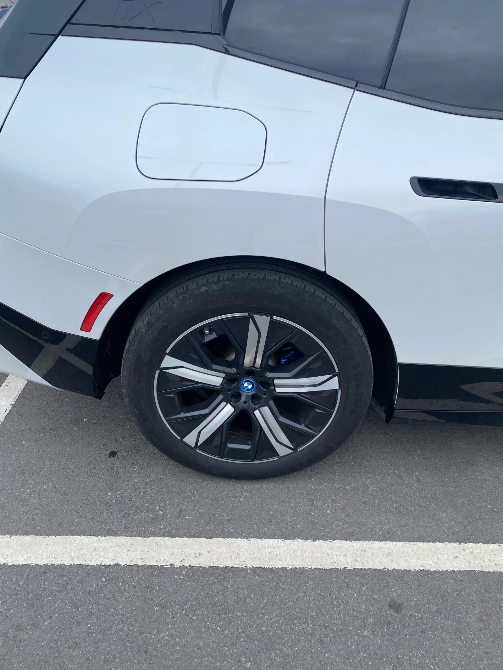 BMW iX xdrive40 - изображение 4