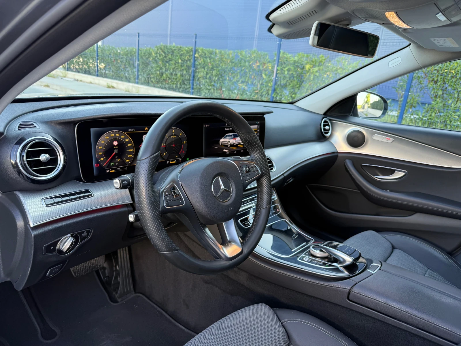 Mercedes-Benz E 220 DIGITAL COCKPIT/HEAD-UP/DISTRONIC/ПЪЛ.ИСТОРИЯ! - изображение 5