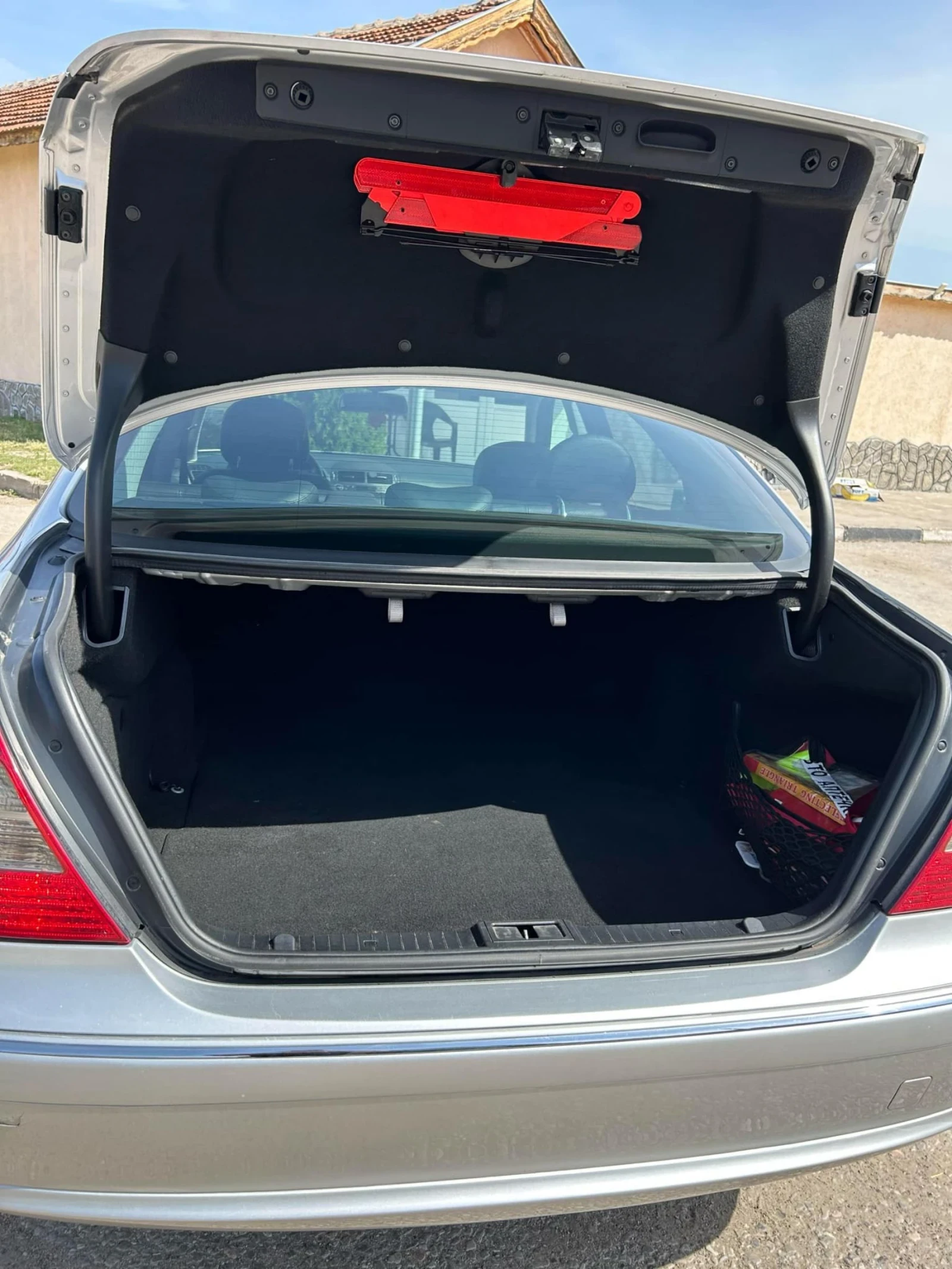 Mercedes-Benz E 320  - изображение 6