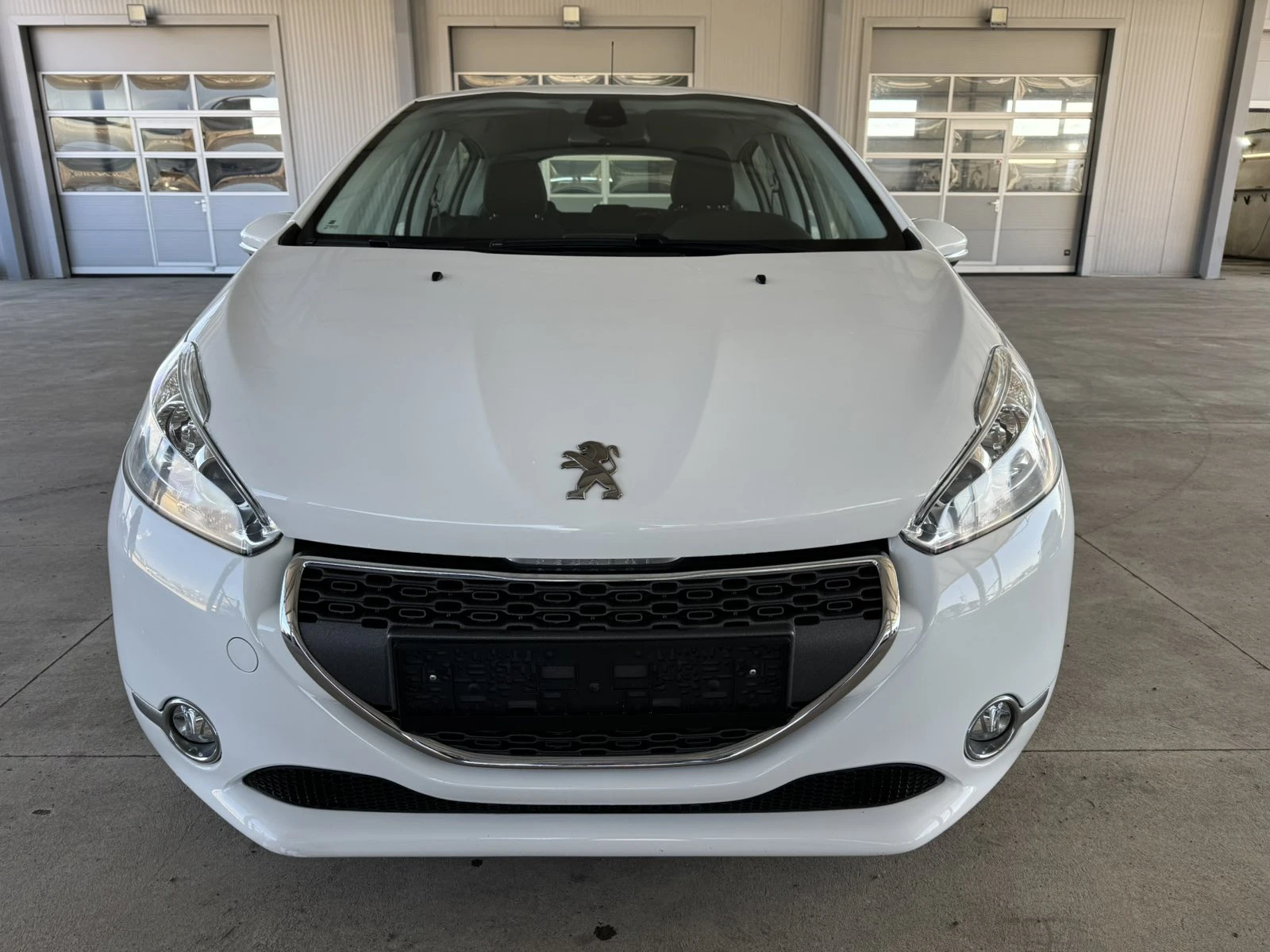 Peugeot 208 * 82ps* 132хл.км* НАВИ* КЛИМАТРОНИК*  - изображение 8