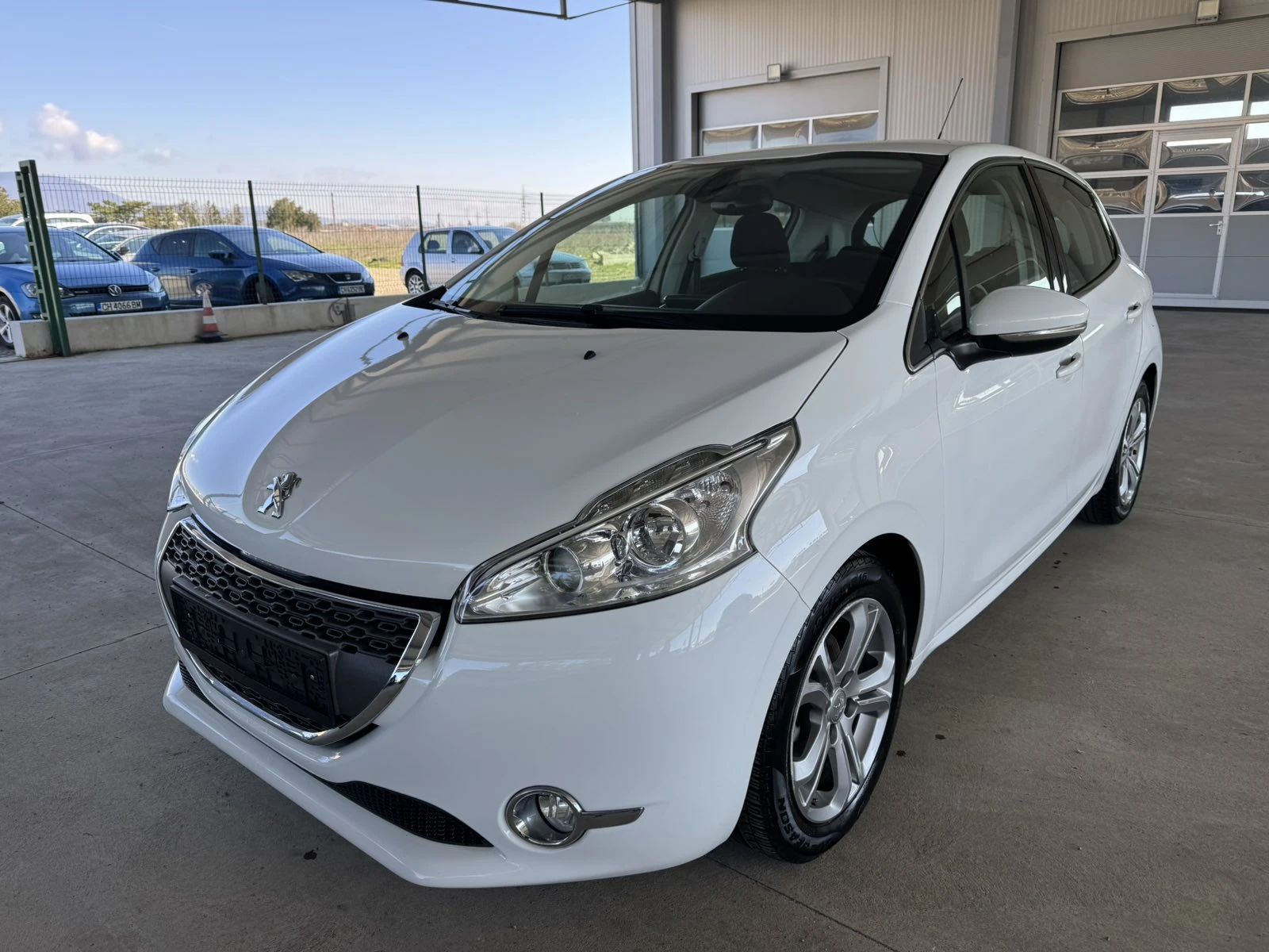 Peugeot 208 * 82ps* 132��.��* ����* �����������*  | Mobile.bg � ����������� 1