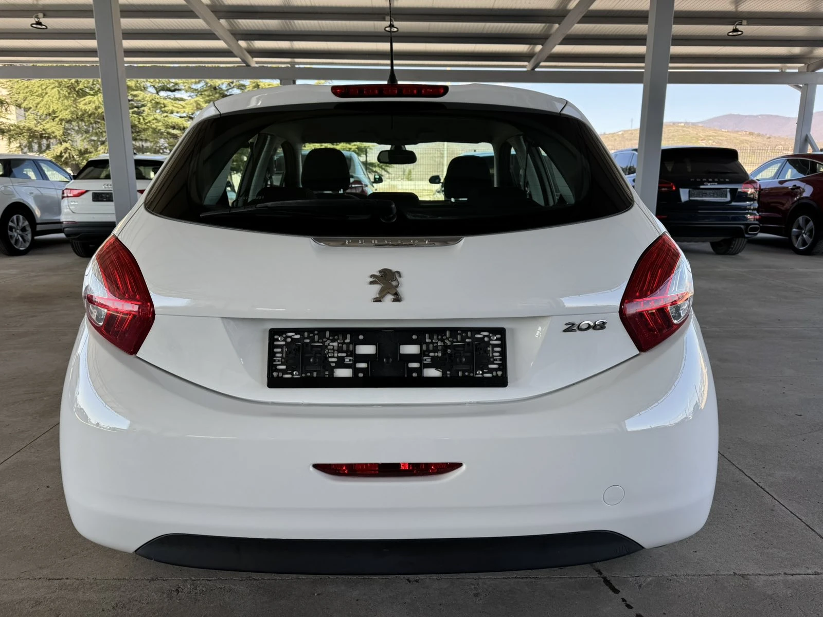 Peugeot 208 * 82ps* 132хл.км* НАВИ* КЛИМАТРОНИК*  - изображение 4