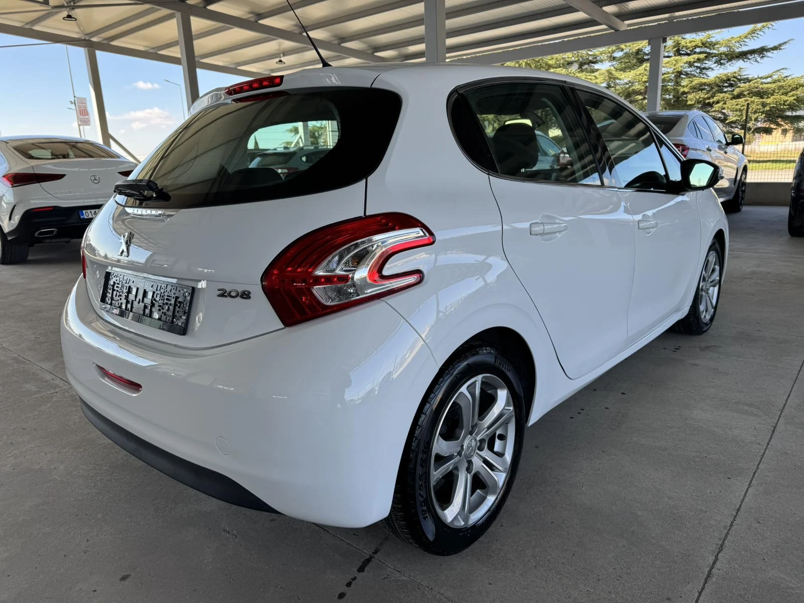 Peugeot 208 * 82ps* 132хл.км* НАВИ* КЛИМАТРОНИК*  - изображение 5
