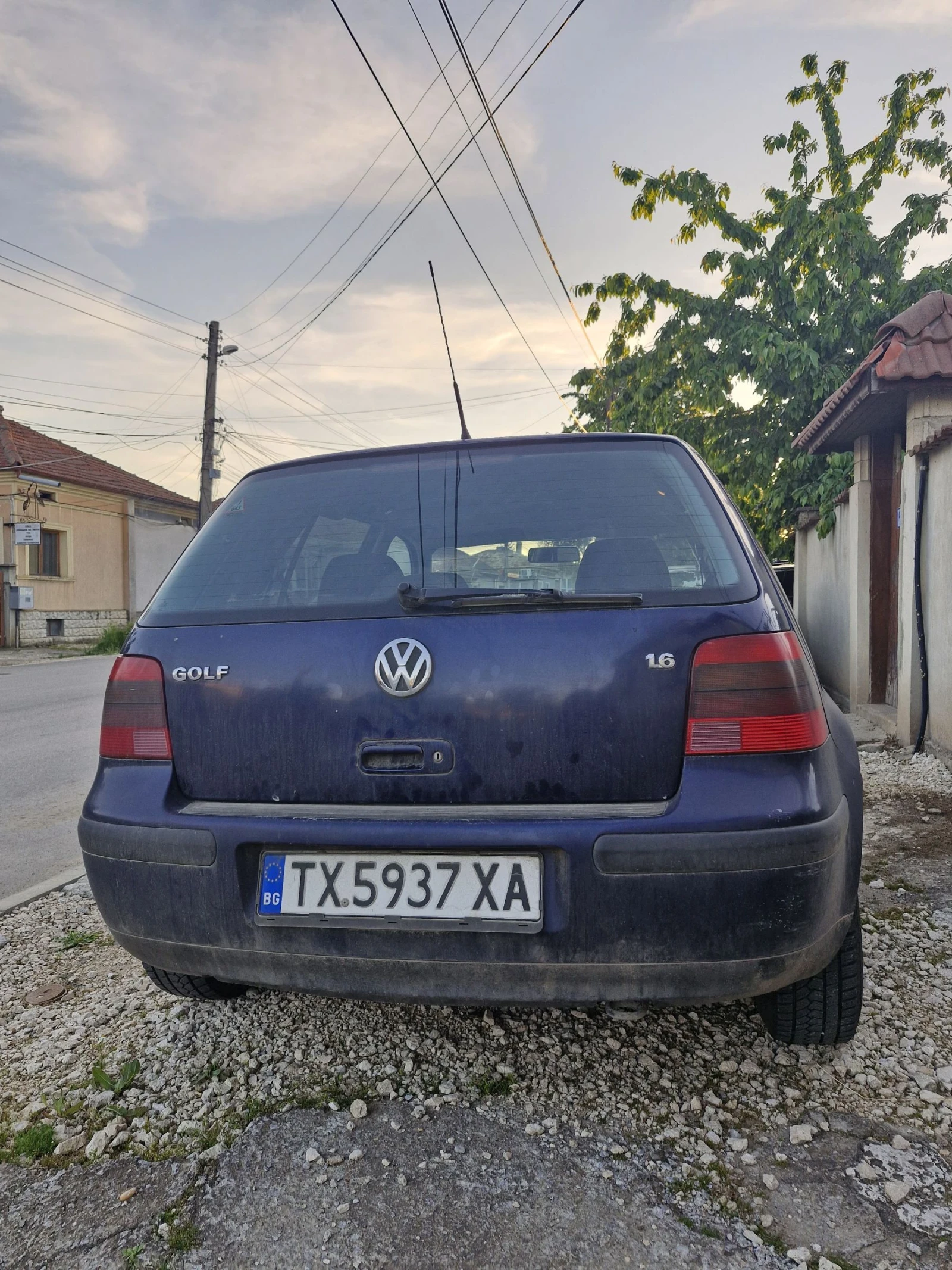 VW Golf 1, 6i Газ/Бензин, снимка 3 - Автомобили и джипове - 54663409