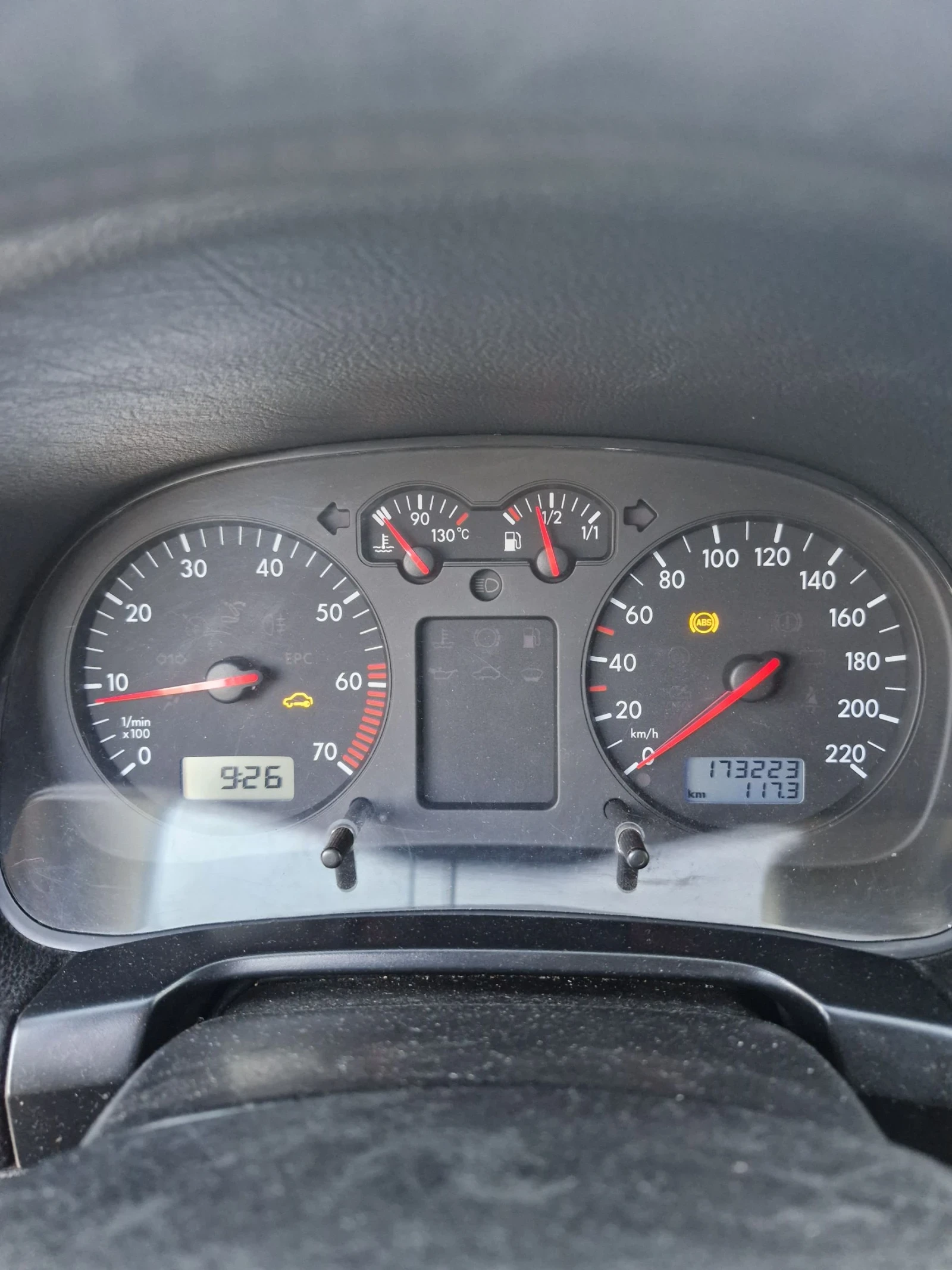 VW Golf 1, 6i Газ/Бензин, снимка 4 - Автомобили и джипове - 54663409