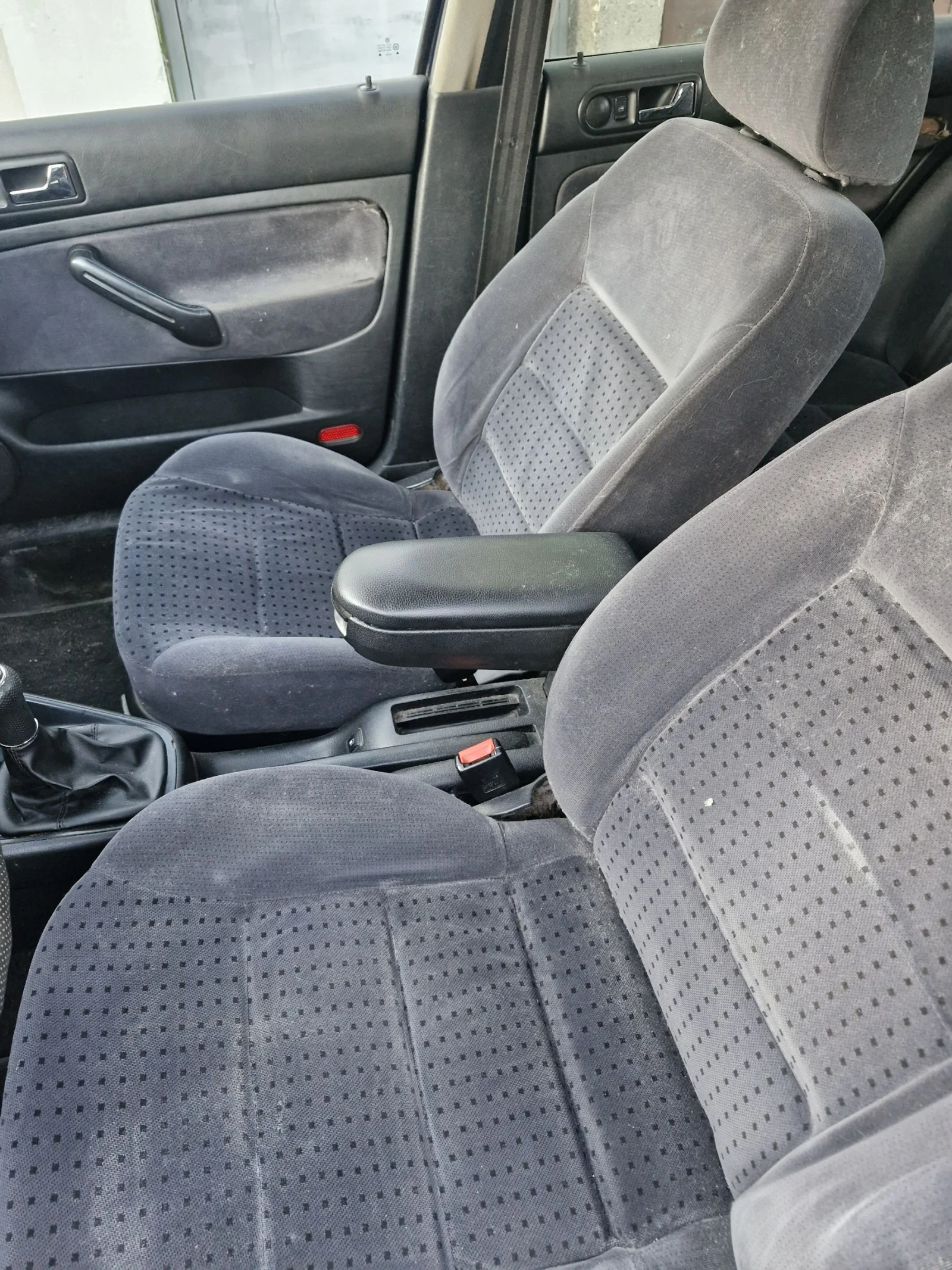 VW Golf 1, 6i Газ/Бензин, снимка 9 - Автомобили и джипове - 54663409