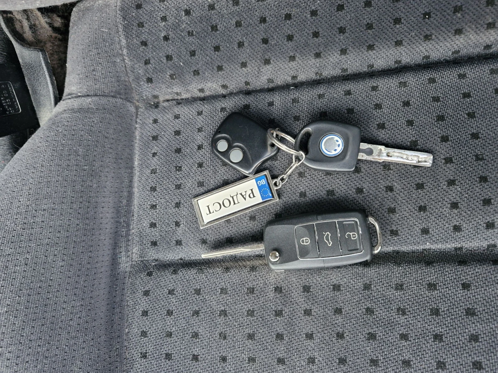 VW Golf 1, 6i Газ/Бензин, снимка 8 - Автомобили и джипове - 54663409