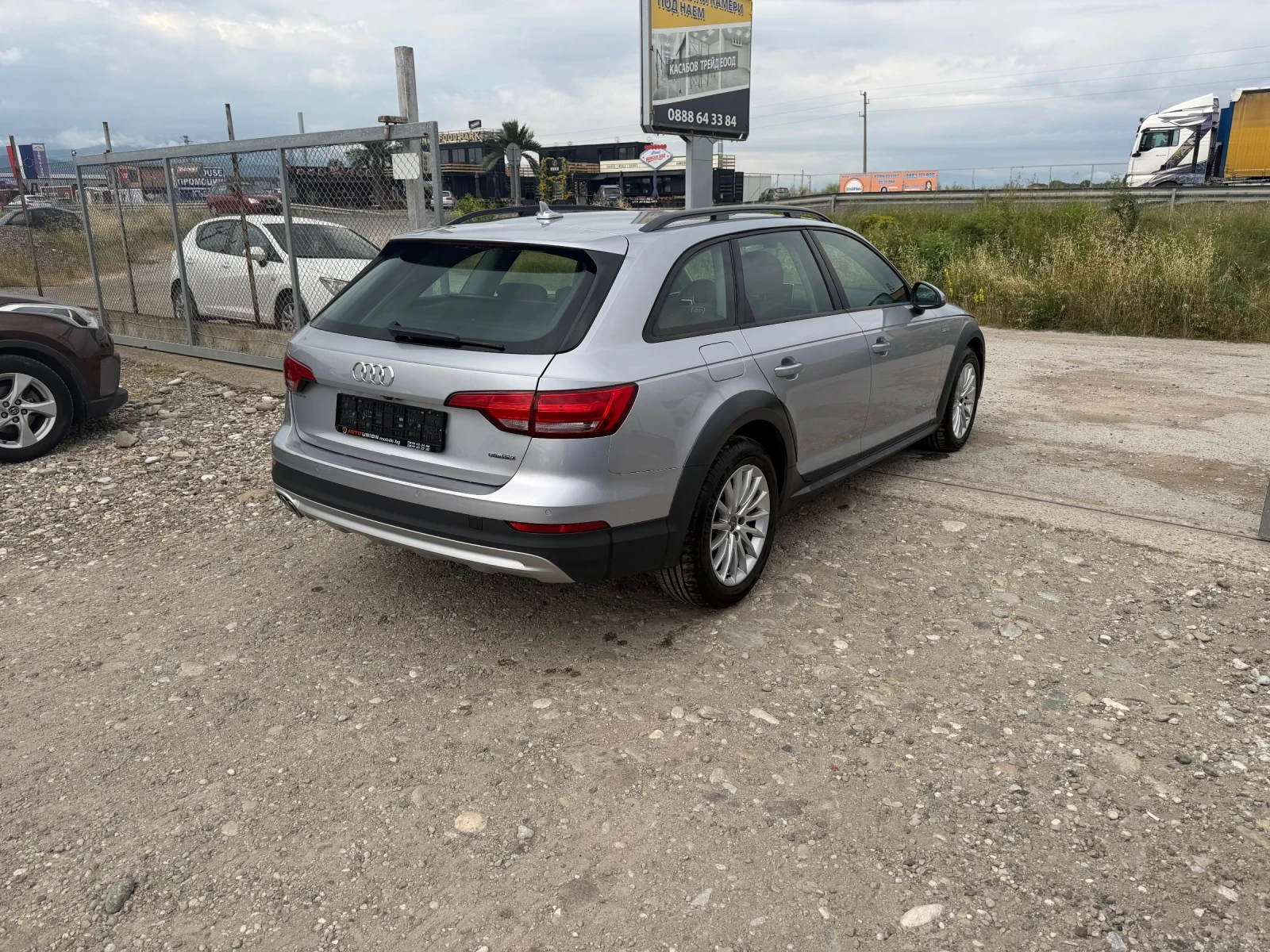 Audi A4 Allroad 2.0TDI Quattro Full/Дистр/Пано/Подгрев/, снимка 7 - Автомобили и джипове - 55132243