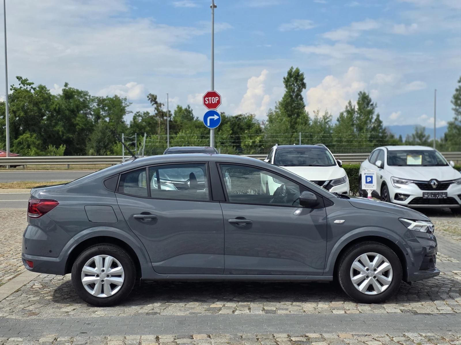 Dacia Logan 1.0TCe, снимка 8 - Автомобили и джипове - 55135397