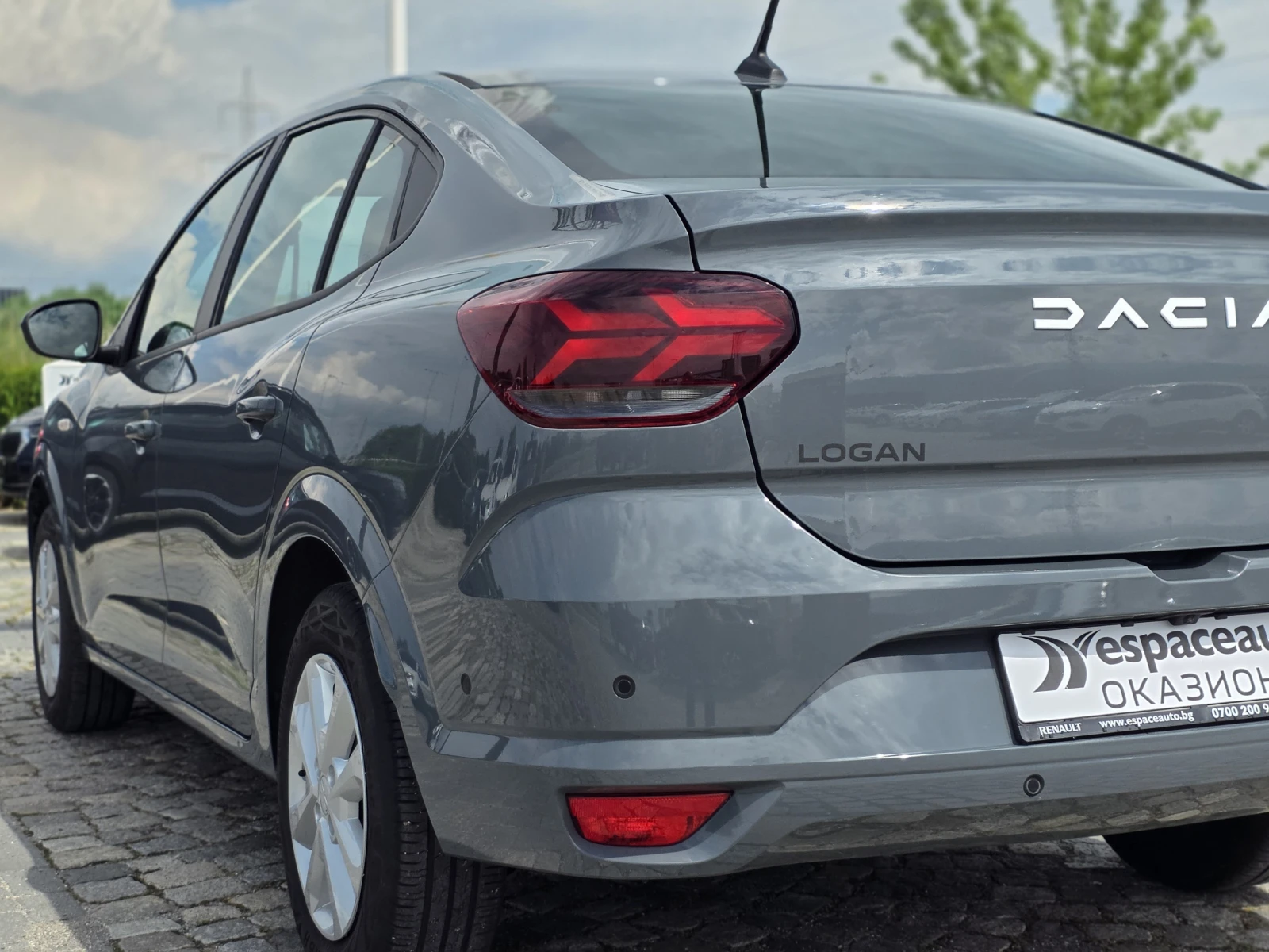 Dacia Logan 1.0TCe, снимка 5 - Автомобили и джипове - 55135397