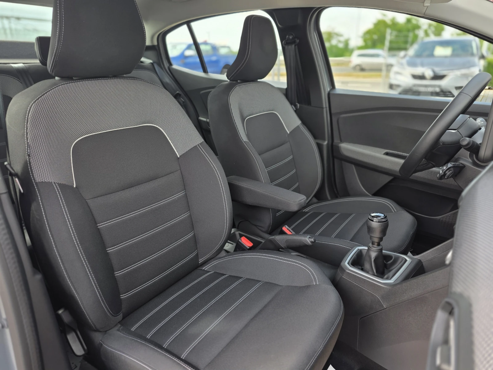Dacia Logan 1.0TCe, снимка 17 - Автомобили и джипове - 55135397
