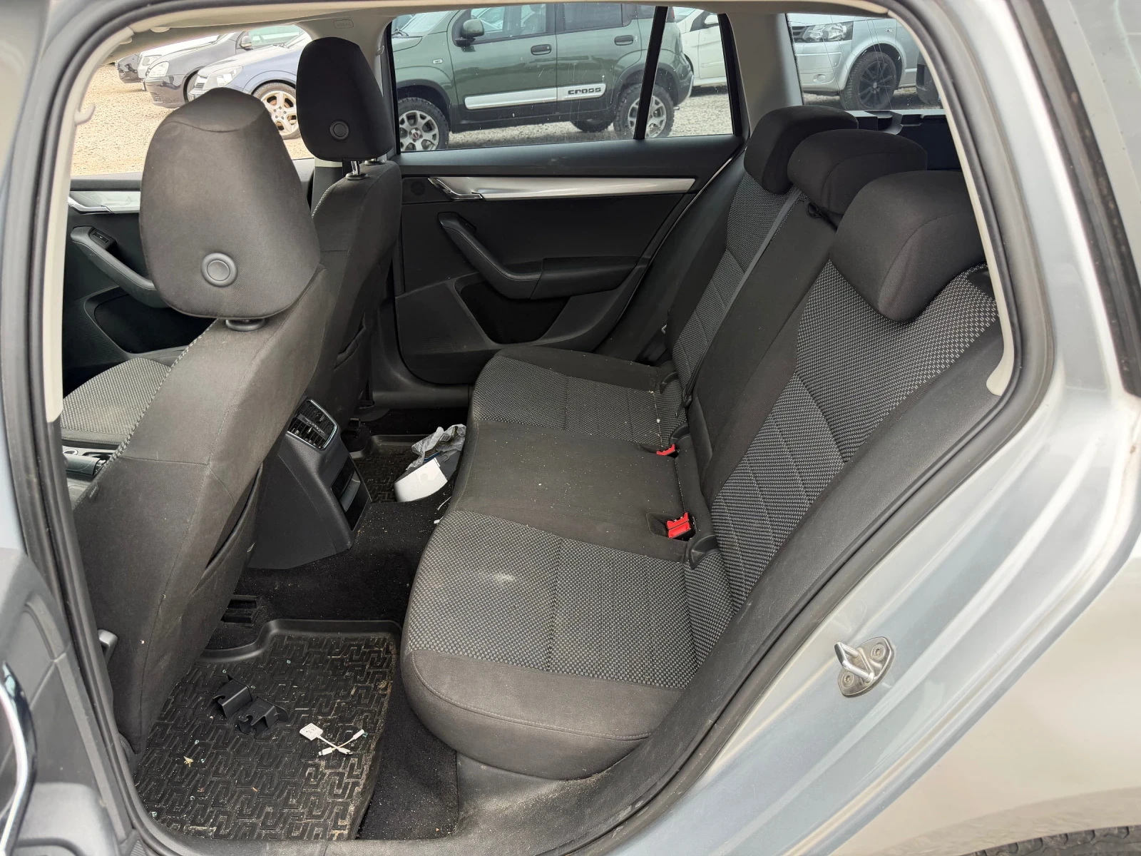 Skoda Octavia 1.6TDI-105PS-4X4, снимка 11 - Автомобили и джипове - 55411574