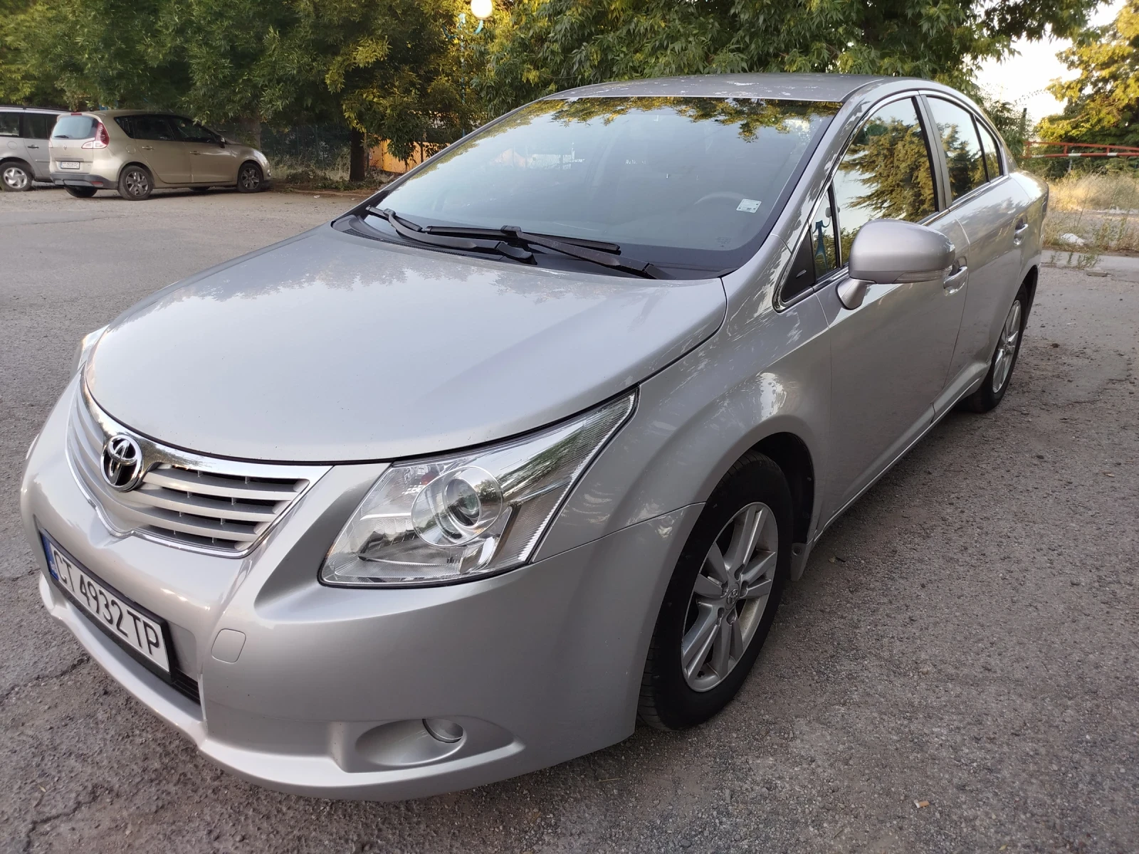 Toyota Avensis 2.0 D-4D 126к.с., снимка 2 - Автомобили и джипове - 55512765