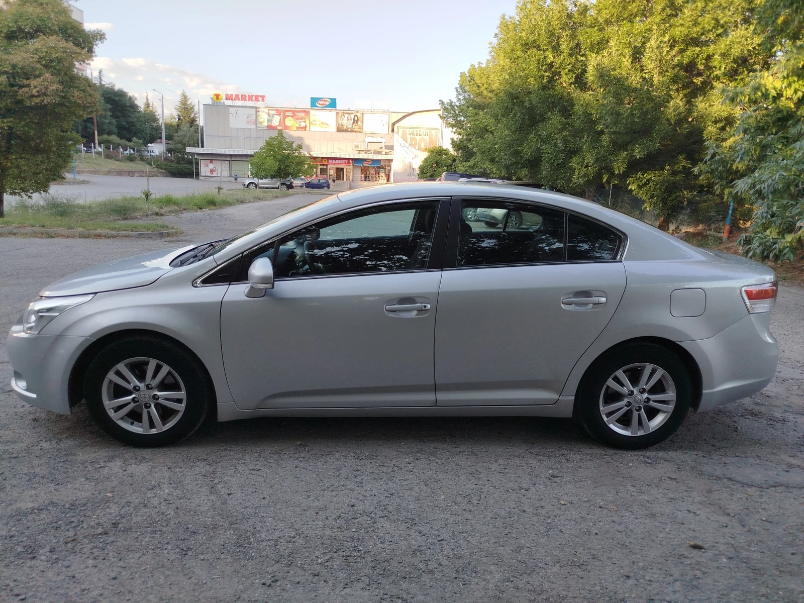 Toyota Avensis 2.0 D-4D 126к.с., снимка 4 - Автомобили и джипове - 55512765