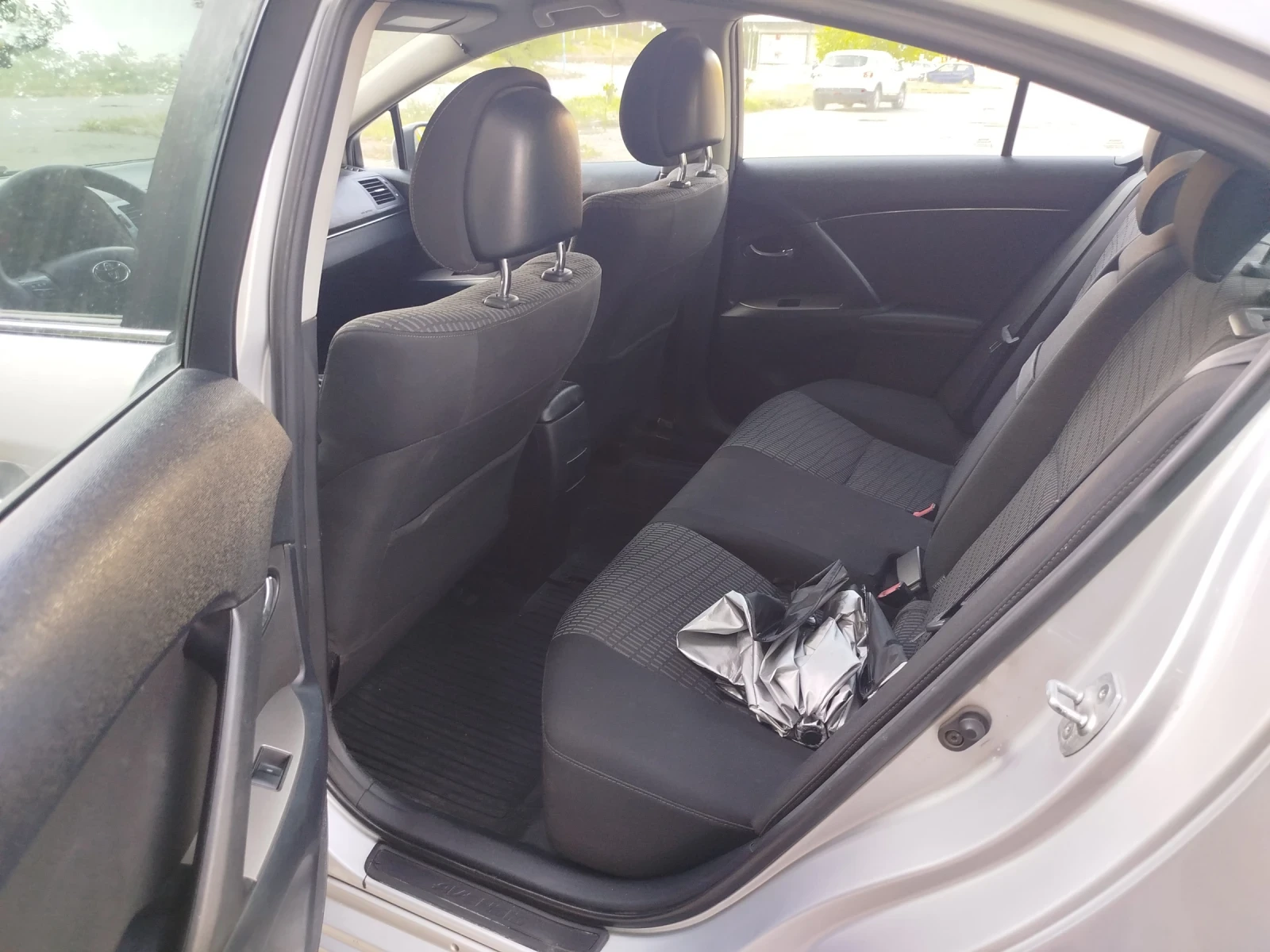 Toyota Avensis 2.0 D-4D 126к.с., снимка 8 - Автомобили и джипове - 55512765