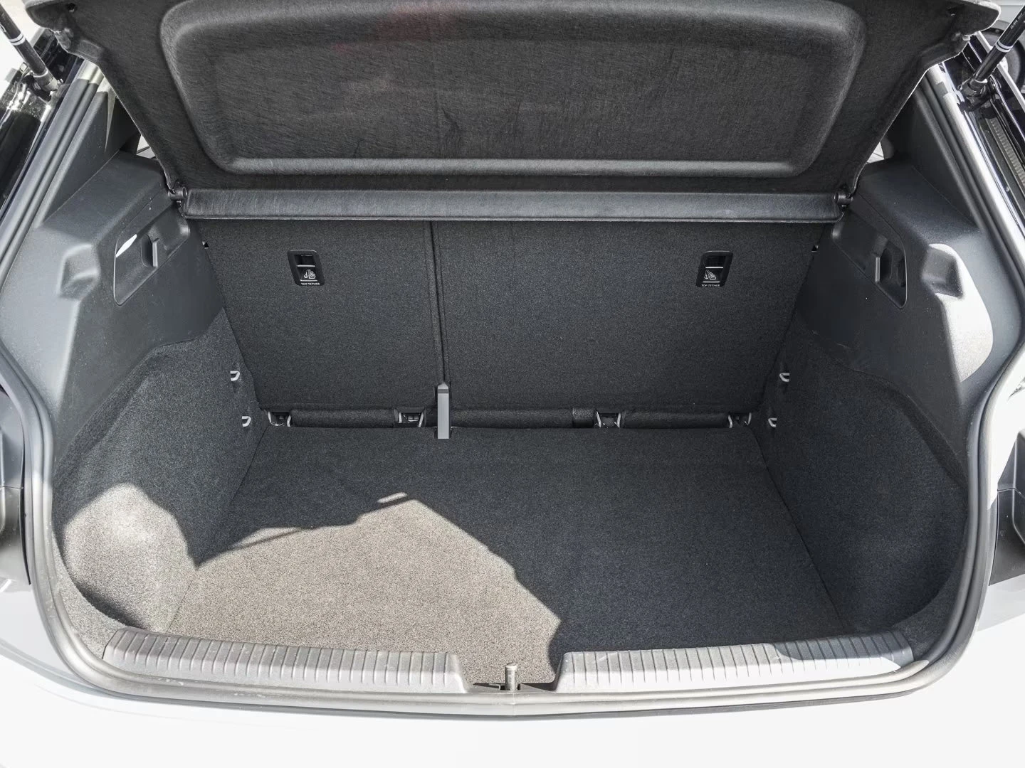 VW ID.3 PRO-PERFORMANCE/204HP/СЕРТ./CAM/LED/CPLAY/658q, снимка 15 - Автомобили и джипове - 55843506