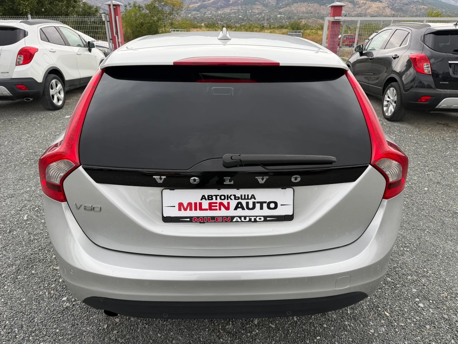 Volvo V60 (KATO НОВА), снимка 7 - Автомобили и джипове - 56272249