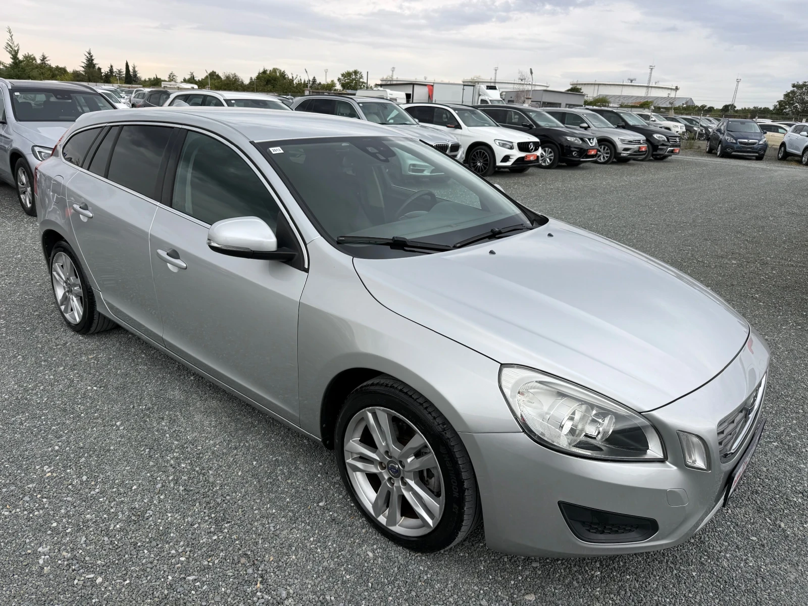 Volvo V60 (KATO НОВА), снимка 3 - Автомобили и джипове - 56272249