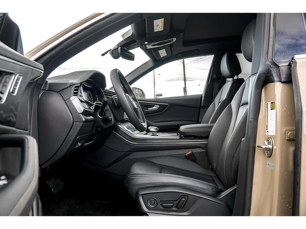 Audi Q8 55TFSI S-Line * Фиксирана цена до БГ * CARFAX * , снимка 14 - Автомобили и джипове - 53960317