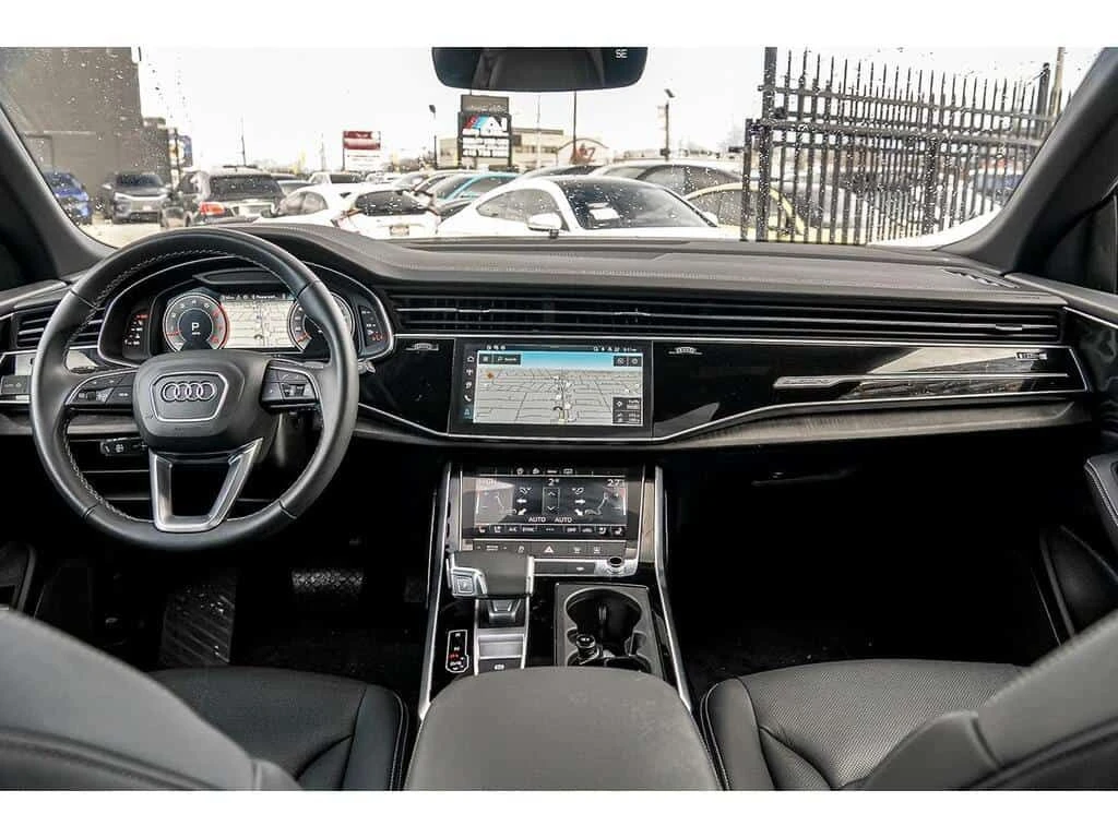 Audi Q8 55TFSI S-Line * Фиксирана цена до БГ * CARFAX * , снимка 7 - Автомобили и джипове - 53960317