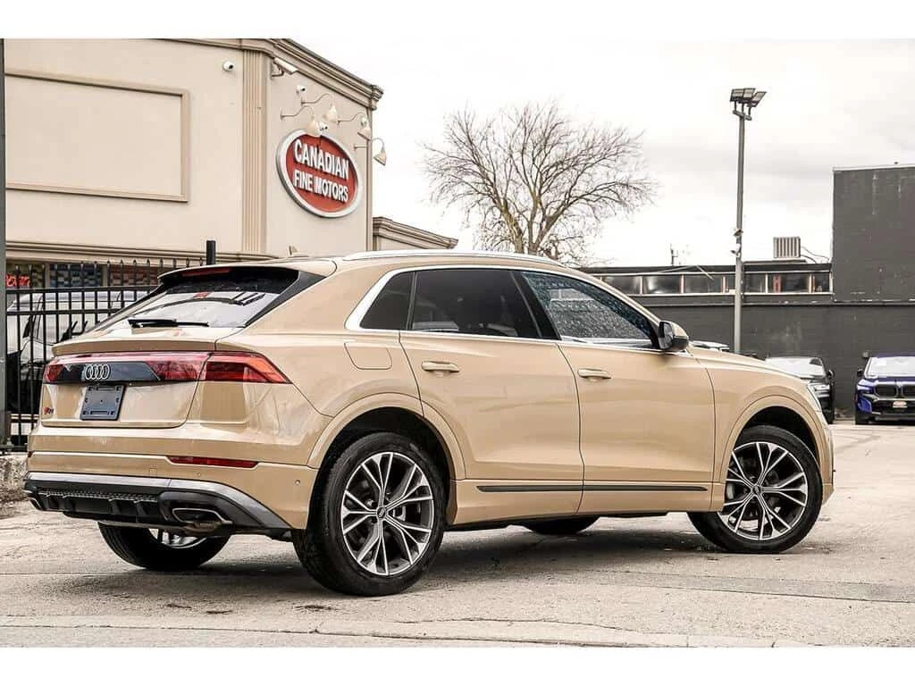 Audi Q8 55TFSI S-Line * Фиксирана цена до БГ * CARFAX * , снимка 3 - Автомобили и джипове - 53960317