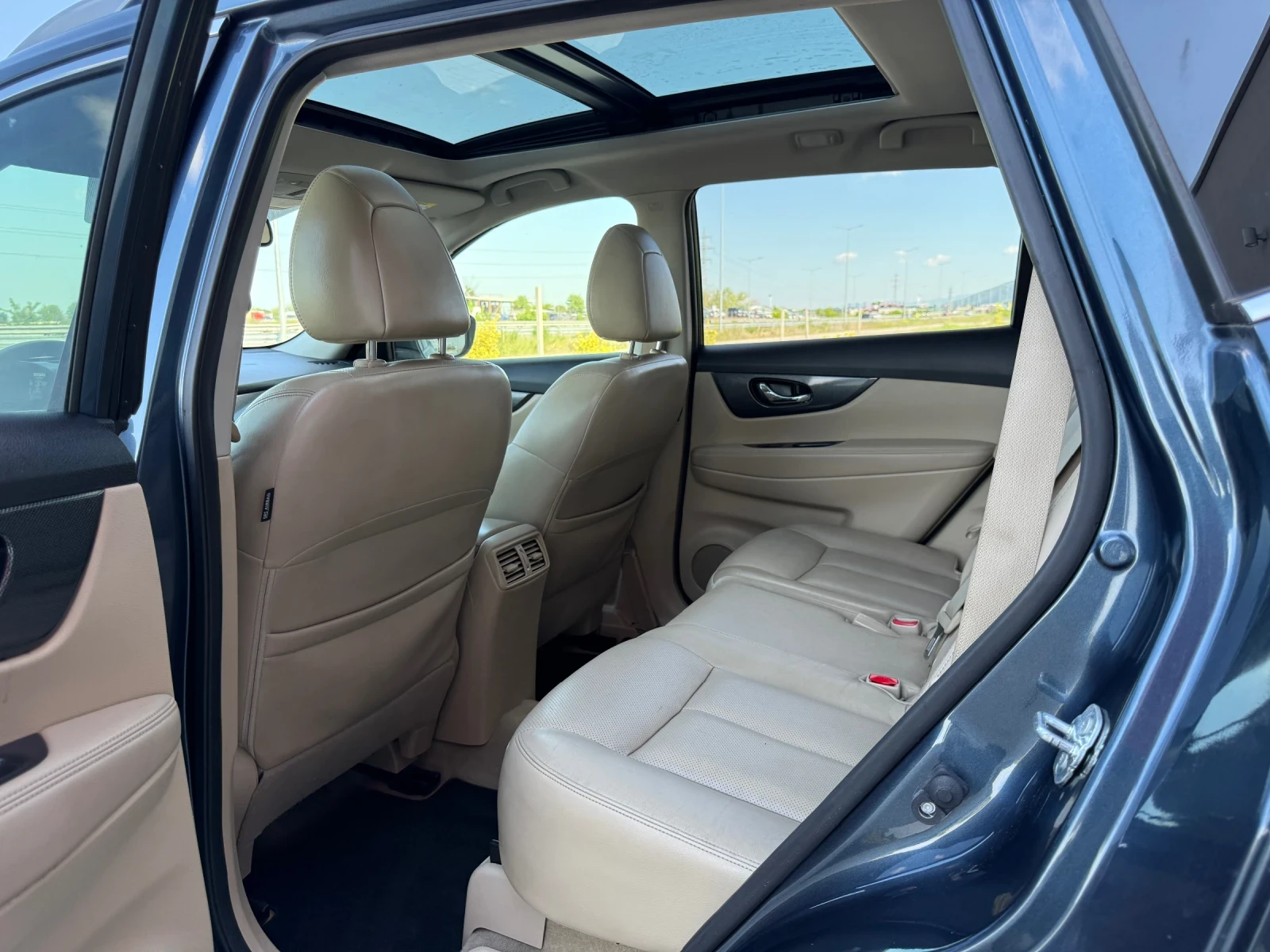 Nissan X-trail 1.6 DCi TEKNA / FULL / KOJA / NAVI / 360 / EURO 6, снимка 12 - Автомобили и джипове - 54443744
