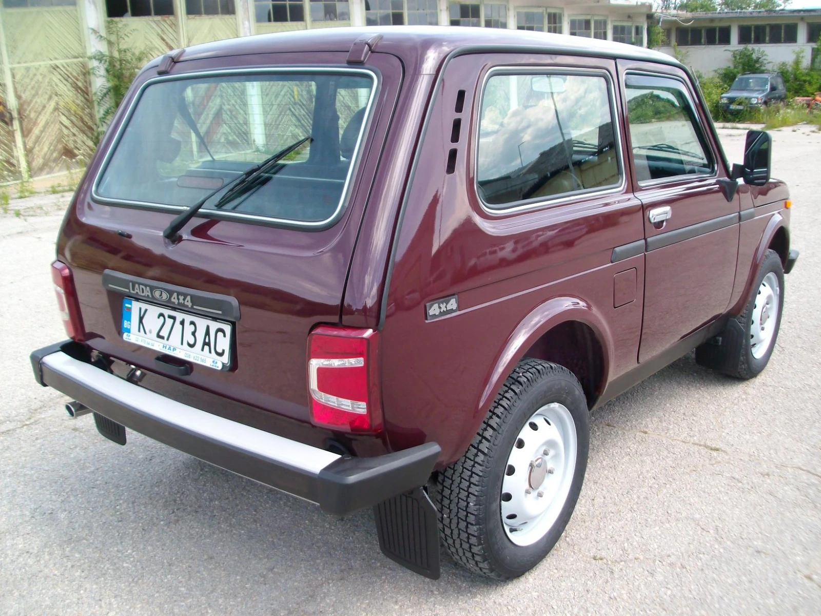 Lada Niva 1.7i 44 000 km KATO OT MAGAZINA , снимка 4 - Автомобили и джипове - 54765755