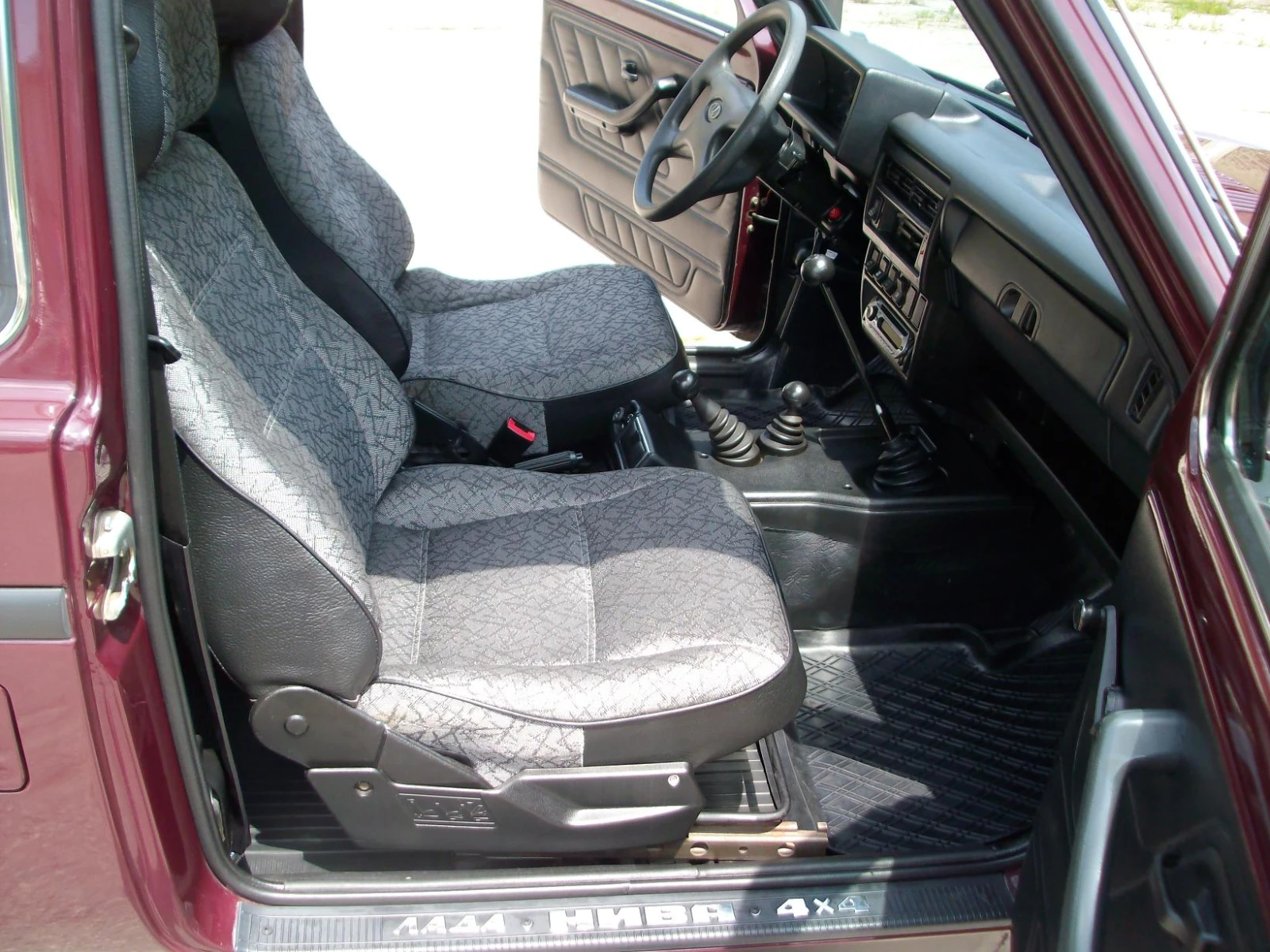 Lada Niva 1.7i 44 000 km KATO OT MAGAZINA , снимка 11 - Автомобили и джипове - 54765755