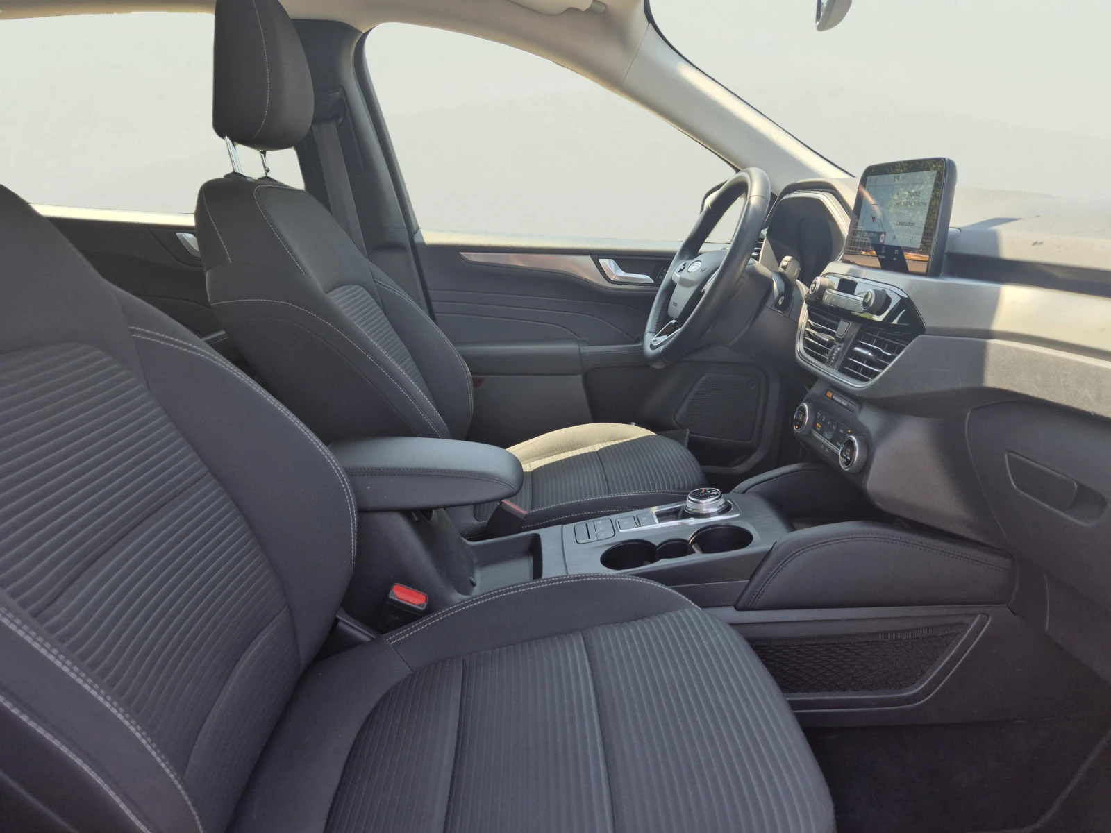 Ford Kuga 2.5 PHEV, снимка 10 - Автомобили и джипове - 54826623